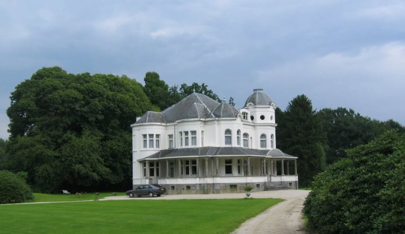 Castle Leva, Belgium